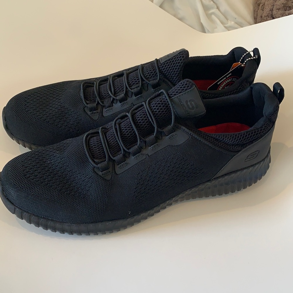 Mans Skechers work slip resistance